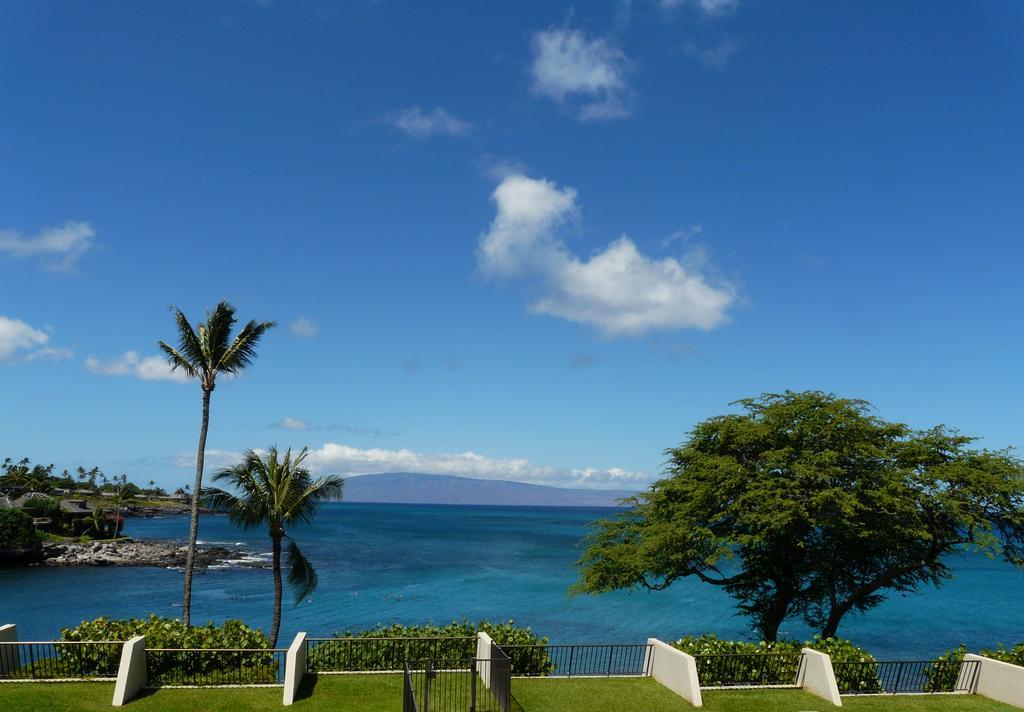Condos At Napili Point Lahaina Bagian luar foto