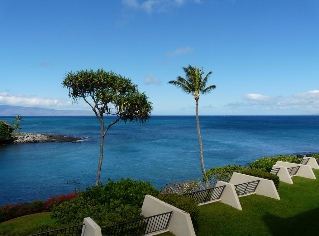 Condos At Napili Point Lahaina Bagian luar foto